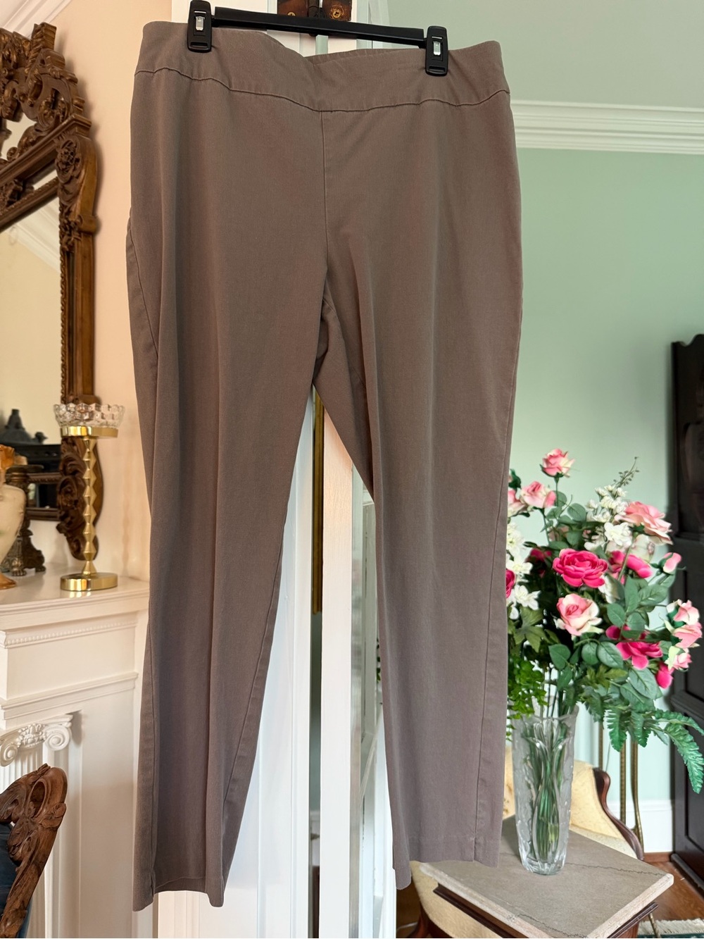 Chico's Fabulously Slimming Straight-Leg Pull-On Pants — Taupe , size 2.5 Short
